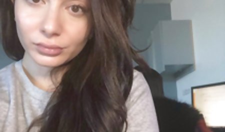 چاد آلوا در جوراب ، دختری را لگد عکس کیر کس می زند
