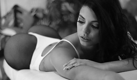 کریستال کریستال با الاغ بزرگ او دانلود فیلم یکسی